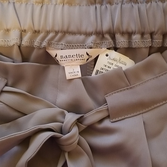 NWT Nanette Lepore Soft Pleated High-Waist Cropped Pants in Silver - Picture 5 of 8